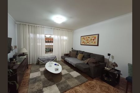 Casa à venda com 190m², 3 quartos e 2 vagasSala