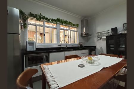 Casa à venda com 190m², 3 quartos e 2 vagasCozinha