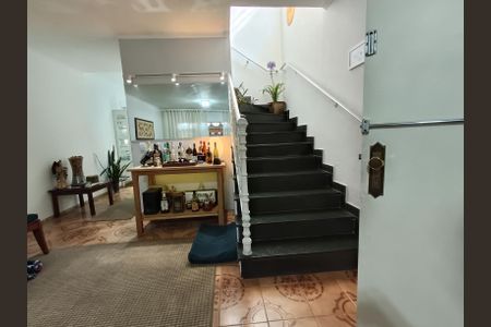 Casa à venda com 190m², 3 quartos e 2 vagasSala