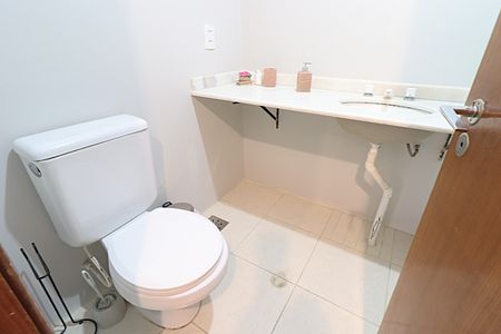 Apartamento à venda com 83m², 3 quartos e 1 vagaBanheiro - Social