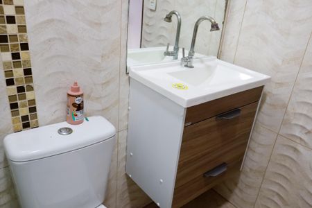 Casa para alugar com 100m², 3 quartos e 2 vagasBanheiro