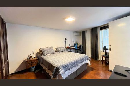 Casa à venda com 429m², 7 quartos e 8 vagas