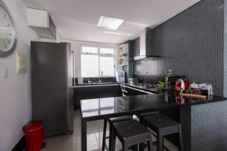 Apartamento à venda com 219m², 5 quartos e 2 vagas