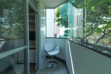 Apartamento à venda com 219m², 5 quartos e 2 vagas