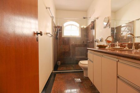 Casa à venda com 407m², 4 quartos e 4 vagas