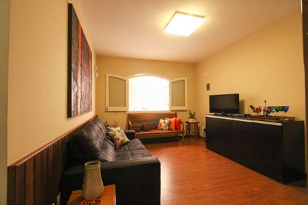 Casa à venda com 4 quartos, 407m² em Buritis, Belo Horizonte