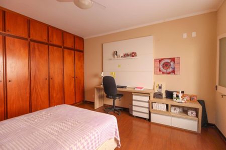 Casa à venda com 407m², 4 quartos e 4 vagas