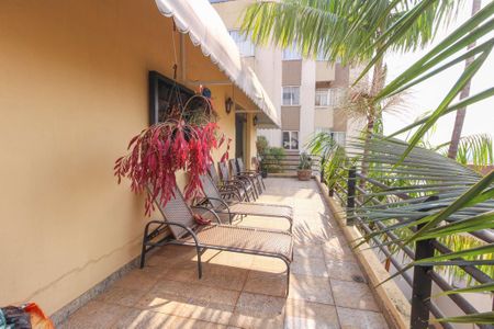 Casa à venda com 407m², 4 quartos e 4 vagas