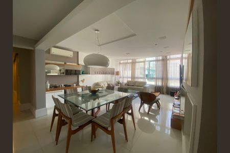 Apartamento à venda com 150m², 3 quartos e 1 vagaSala