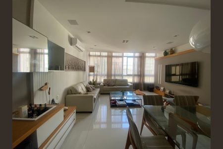 Apartamento à venda com 150m², 3 quartos e 1 vagaSala