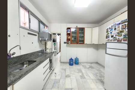 Apartamento à venda com 170m², 4 quartos e 2 vagas Apartamento à venda com 170m², 4 quartos e 2 vagasCozinha