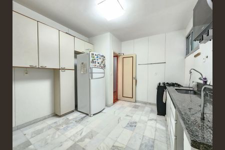 Apartamento à venda com 170m², 4 quartos e 2 vagas Apartamento à venda com 170m², 4 quartos e 2 vagasCozinha