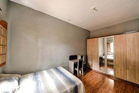Quarto 1 de casa para alugar com 2 quartos, 65m² em Quinta da Paineira, São Paulo