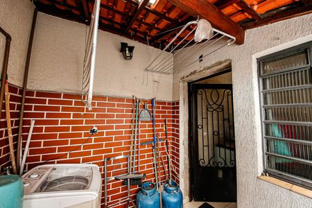 Casa para alugar com 65m², 2 quartos e 1 vagaÁrea de Serviço