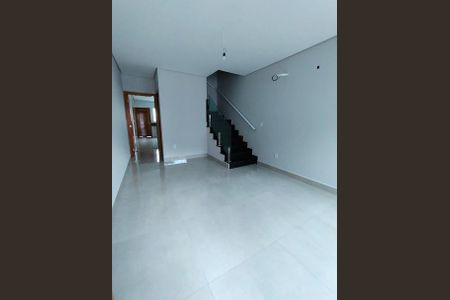 Casa à venda com 2 quartos, 146m² em Parque Sao Domingos, São Paulo