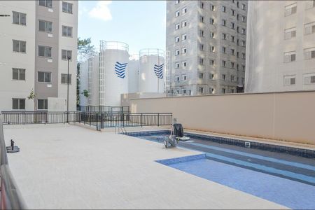 Apartamento à venda com 34m², 2 quartos e sem vaga Apartamento à venda com 34m², 2 quartos e sem vagaÁrea comum - Piscina