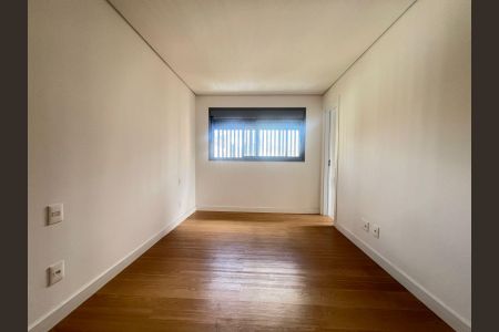 Apartamento à venda com 170m², 4 quartos e 3 vagasQuarto