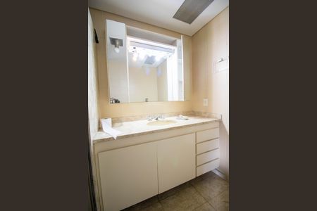 Apartamento para alugar com 589m², 4 quartos e 3 vagasBanheiro da Suíte 5