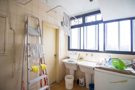 Apartamento para alugar com 589m², 4 quartos e 3 vagasÁrea de Serviço