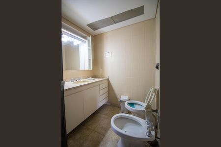 Apartamento para alugar com 589m², 4 quartos e 3 vagasBanheiro da Suíte 5