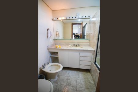 Apartamento para alugar com 589m², 4 quartos e 3 vagasBanheiro da Suíte 4