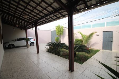 Casa à venda com 420m², 3 quartos e 5 vagasQuintal