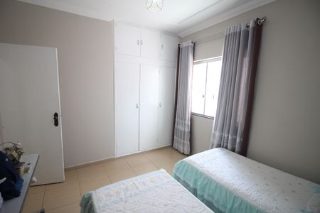 Casa à venda com 420m², 3 quartos e 5 vagasQuarto 2