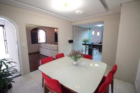 Casa à venda com 420m², 3 quartos e 5 vagasCopa