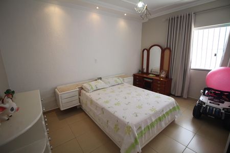 Casa à venda com 420m², 3 quartos e 5 vagasQuarto