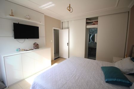 Casa à venda com 420m², 3 quartos e 5 vagasSuíte