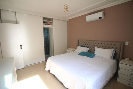 Casa à venda com 420m², 3 quartos e 5 vagasSuíte