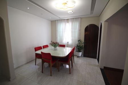 Casa à venda com 420m², 3 quartos e 5 vagasCopa