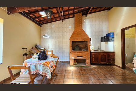 Casa à venda com 500m², 5 quartos e 6 vagasChurrasqueira