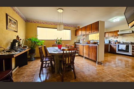 Casa à venda com 500m², 5 quartos e 6 vagasCozinha