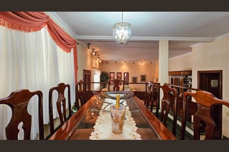 Casa à venda com 500m², 5 quartos e 6 vagasSala