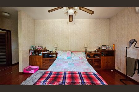 Casa à venda com 500m², 5 quartos e 6 vagasSuite