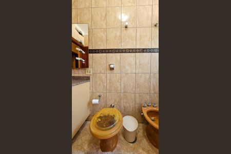 Casa à venda com 500m², 5 quartos e 6 vagasBanheiro 2