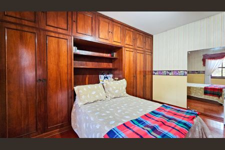 Casa à venda com 500m², 5 quartos e 6 vagasQuarto 1