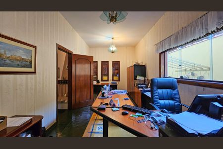 Casa à venda com 500m², 5 quartos e 6 vagasEscritório