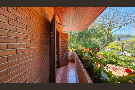 Casa à venda com 500m², 5 quartos e 6 vagasVaranda Suite