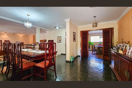 Casa à venda com 500m², 5 quartos e 6 vagasSala