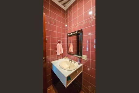 Casa à venda com 500m², 5 quartos e 6 vagasLavabo