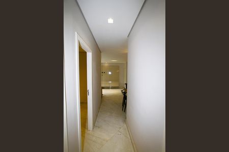 Apartamento à venda com 82m², 2 quartos e 2 vagasCorredor