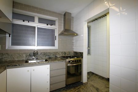 Apartamento à venda com 82m², 2 quartos e 2 vagasCozinha