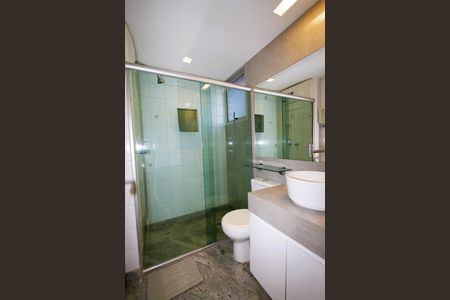 Apartamento à venda com 82m², 2 quartos e 2 vagasBanheiro da Suíte