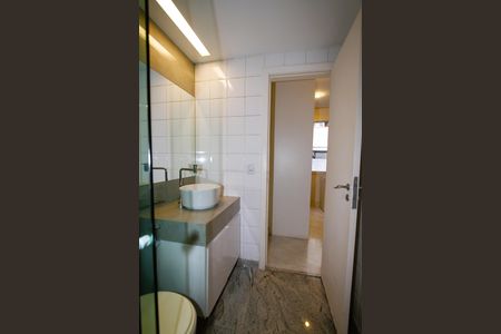 Apartamento à venda com 82m², 2 quartos e 2 vagasBanheiro da Suíte