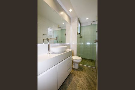 Apartamento à venda com 82m², 2 quartos e 2 vagasBanheiro Social