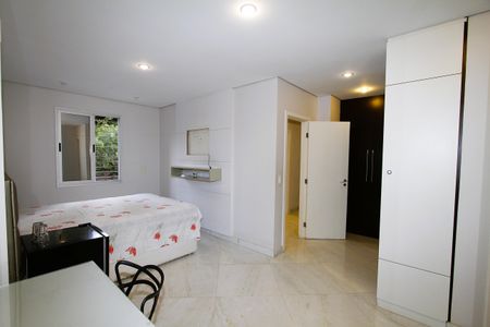 Apartamento à venda com 82m², 2 quartos e 2 vagasSuíte