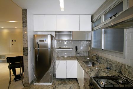 Apartamento à venda com 82m², 2 quartos e 2 vagasCozinha