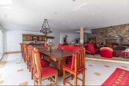 Casa à venda com 2000m², 3 quartos e 6 vagasFoto 04